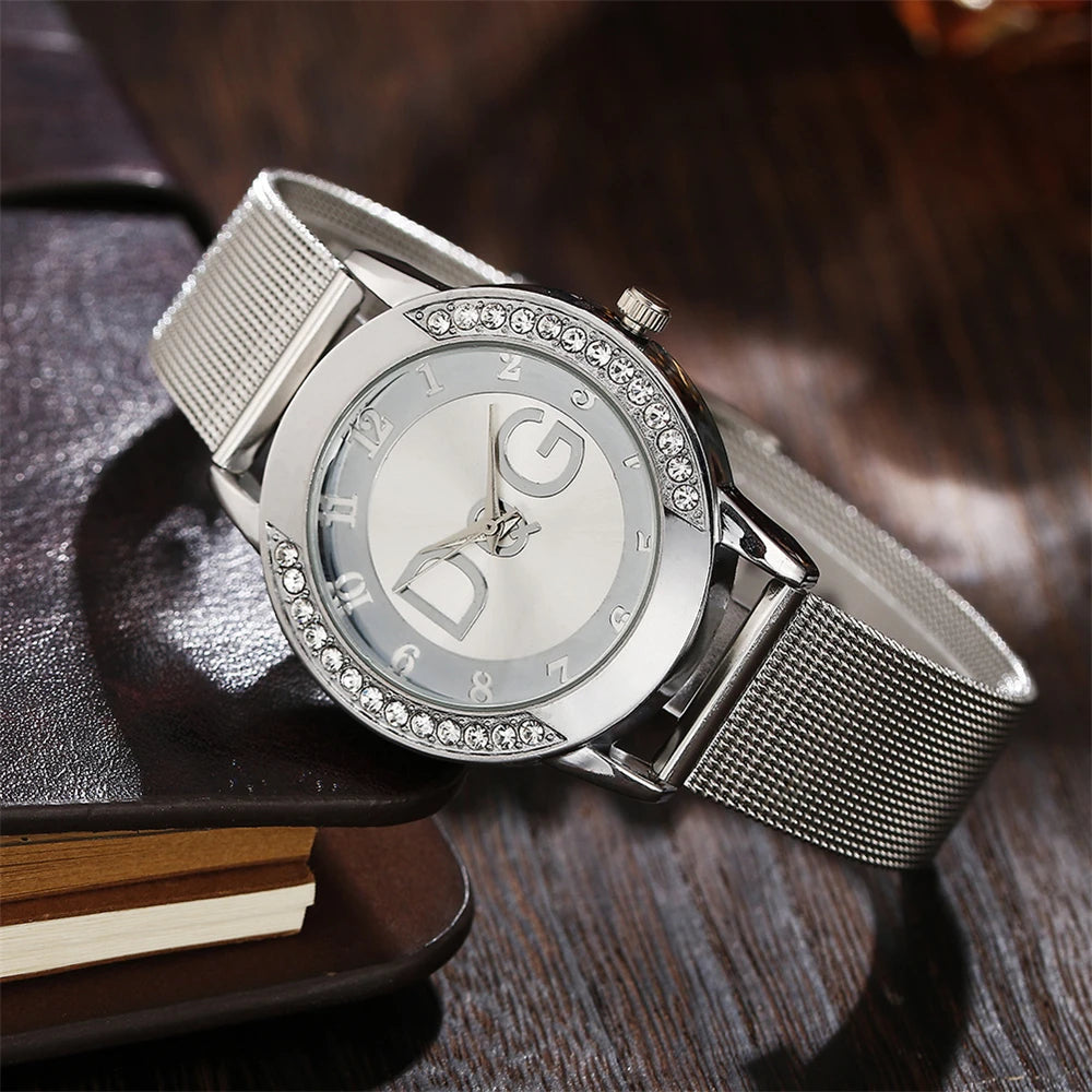 Women's Starry Sky Quartz Watch – Diamond Dial & Gold Mesh Strap