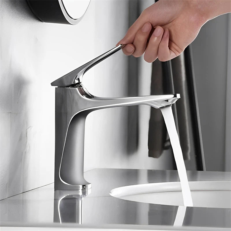 High-End Bathroom Sink Brass Core Anti-Splash Hot & Cold Mixer Tap