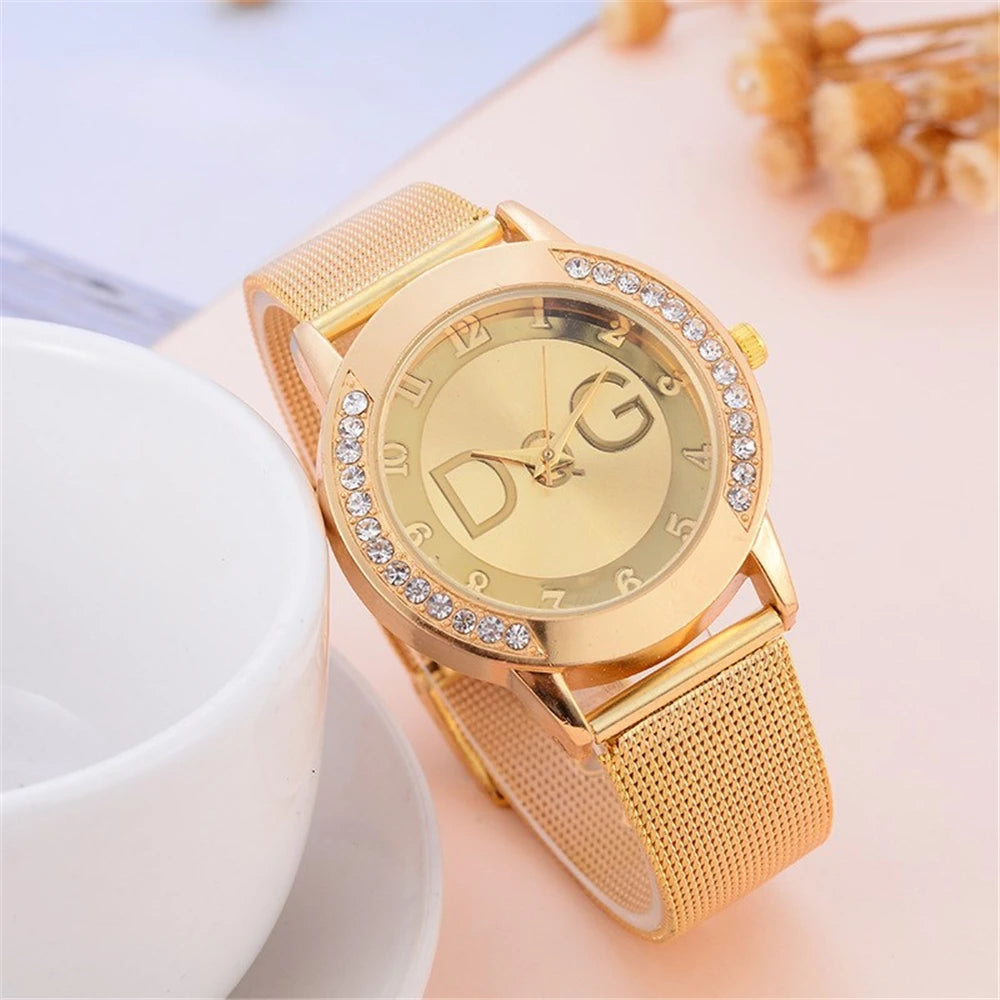 Women's Starry Sky Quartz Watch – Diamond Dial & Gold Mesh Strap