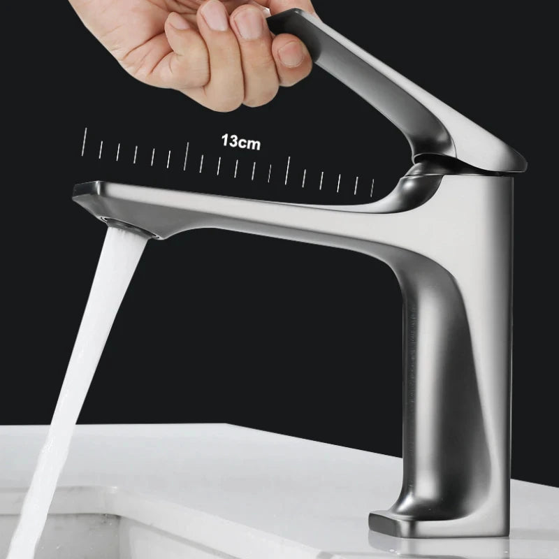 High-End Bathroom Sink Brass Core Anti-Splash Hot & Cold Mixer Tap