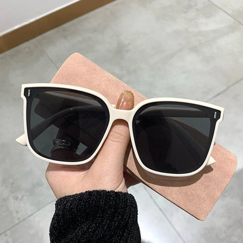 Vintage Oversized Square Sunglasses – Unisex Retro UV400 Black Shades