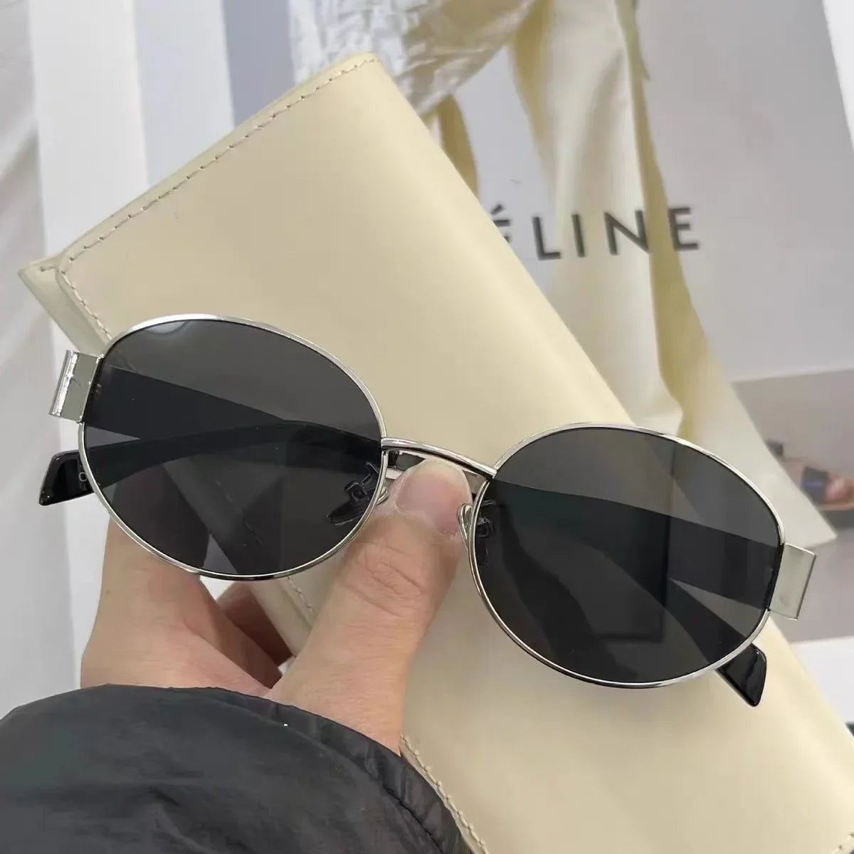 Retro Oval Frame Sunglasses – Small UV Protection Glasses for Travel & Daily Wear