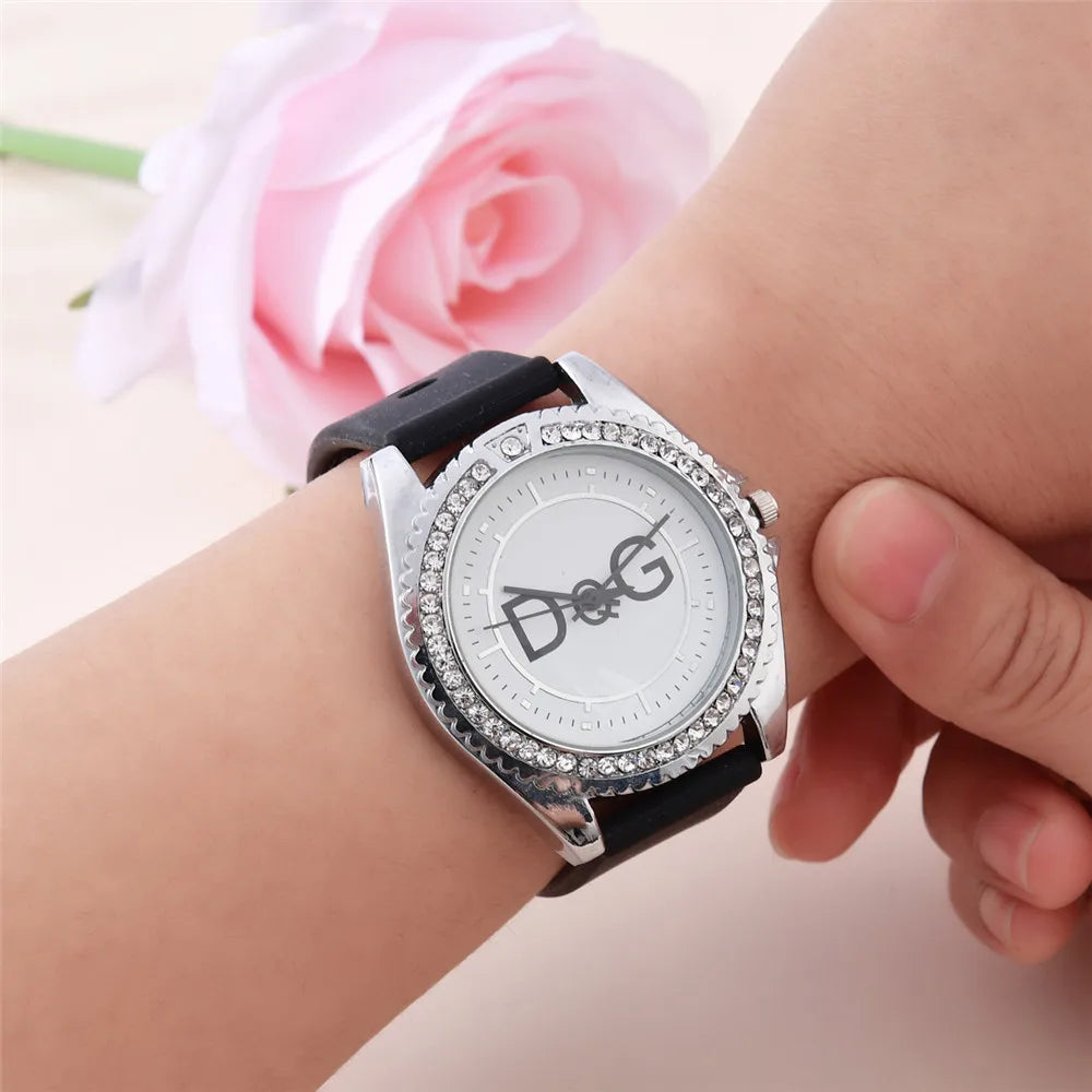 Women's Luxury Quartz Watch – Rhinestone Dial & Leather Strap Gift